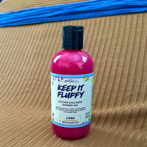 Lush Other - 💝HOST PICK 💝LUSH x Bridgerton - Keep it Fluffy Shower Gel
